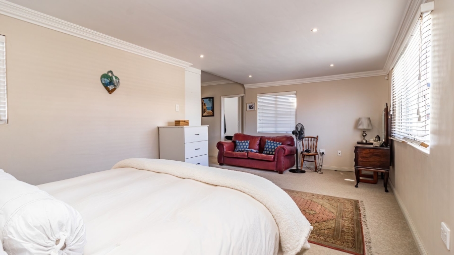 4 Bedroom Property for Sale in Kleinmond Western Cape